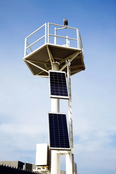 Panele Słoneczne Górze Latarni Transformacja Energii Słonecznej Beacon — Zdjęcie stockowe
