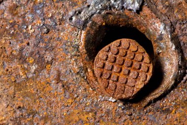 Çivi demir dövülmüş. Çivi, metal kaynak.