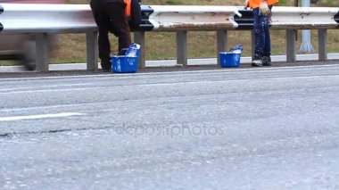 Yol işçileri sokak temiz. Sokakları Temizleme donatımı. Şehir