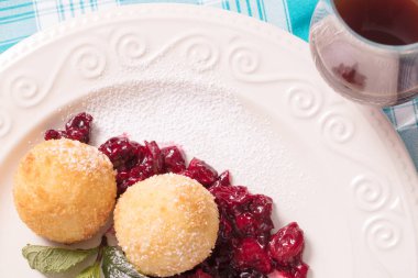 Fried Lokmalar reçel ve nane yaprağı