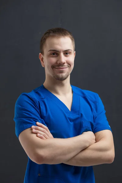 医務室における若い男性医師の肖像画 — ストック写真