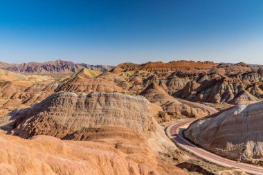 Zhangye Danxia Ulusal Jeoloji Parkı - Renkli tepeler ve inanılmaz manzaralar