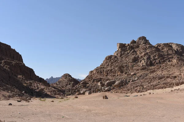 Çöl Dağ aralıkları