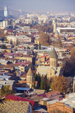 Sioni Katedrali, Tiflis 'in ana tapınağı ve Gürcistan Kilisesi' nin iki ana kilisesinden biridir. Dağdan Panorama
