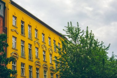 sarı evde berlin, Almanya