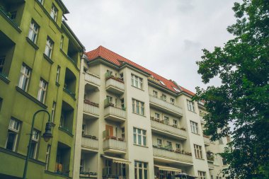 düşük açılı görünüş Berlin'de evlerde darken