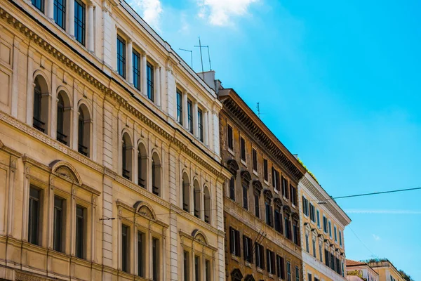Typical apartment buildings at rome, italy — Stock Photo, Image