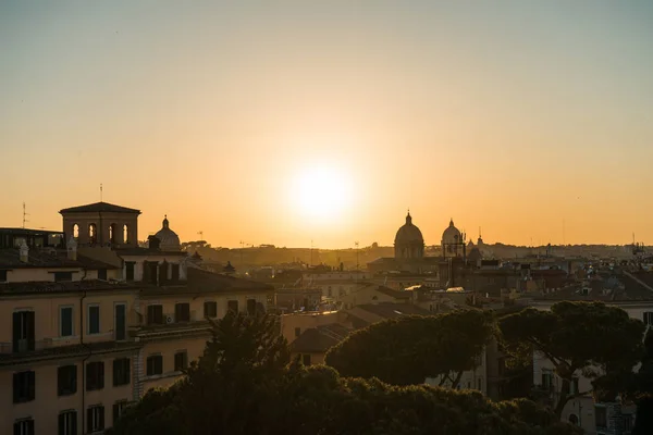 Roman sunset or sunrise with a colorful orange sky — Stock Photo, Image