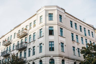 Berlin, Almanya 'da beyaz köşe binası.