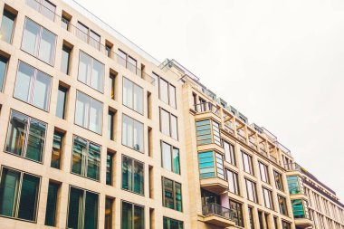 modern apartman binaları mermer cepheli