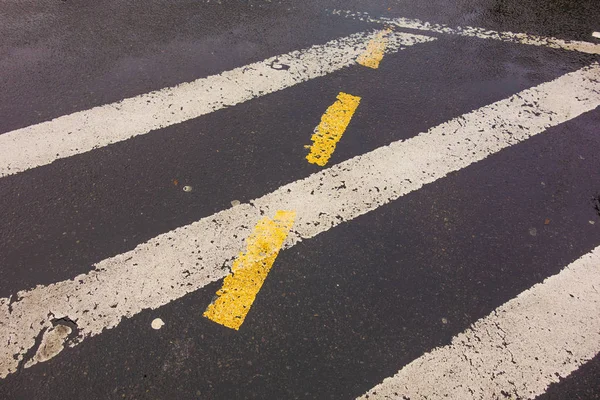 White Yellow Lines Road — Stock Photo, Image