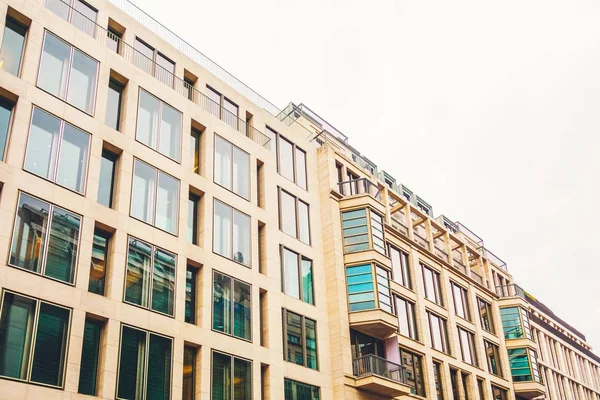 modern apartman binaları mermer cepheli