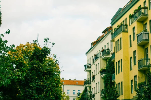 Berlin 'deki binaların klasik resimleri.