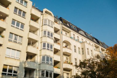 Berlin 'deki tipik apartman kompleksi