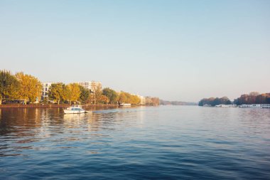 Treptower Park, Berlin 'deki eğlence nehrinin genel görünümü
