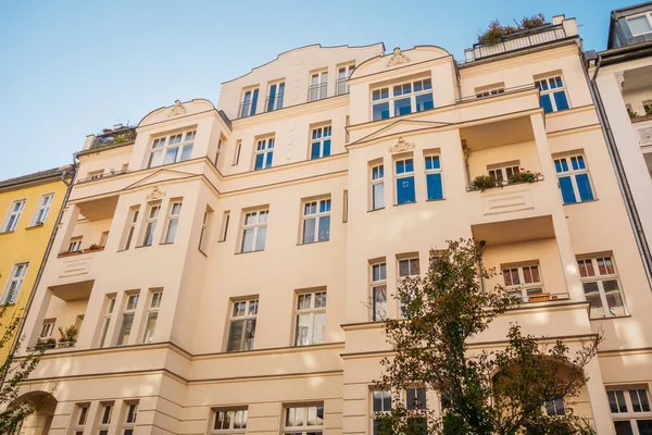 Hermosa Casa Histórica Con Cielo Limpio — Foto de Stock