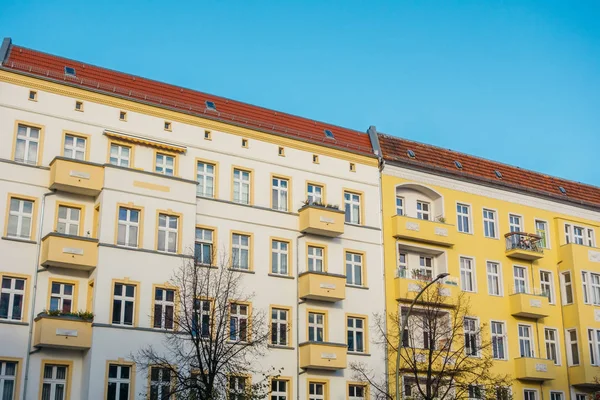 Cuadro Colorido Casas Con Cielo Limpio — Foto de Stock