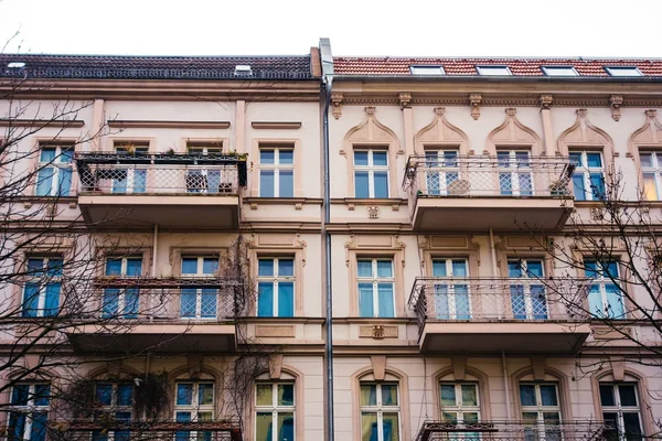 Alte Lila Häuserfassade Deutschland — Stockfoto