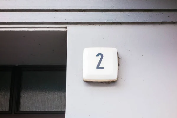 Дверной Знак Номер Два — стоковое фото