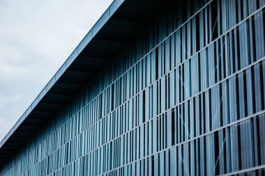 Endüstriyel mavi cephe