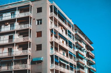 white big apartment complex at the promenade of thessaloniki