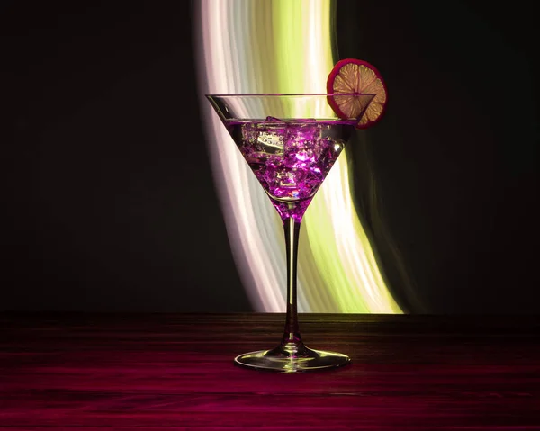 Glass Martini Ice Shot Long Exposure Neon Light — Stock Photo, Image