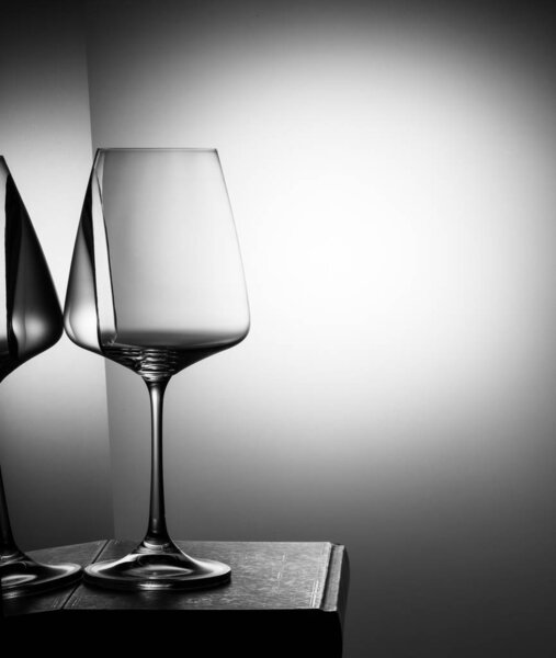  Wine glass with water breaking-gravity
