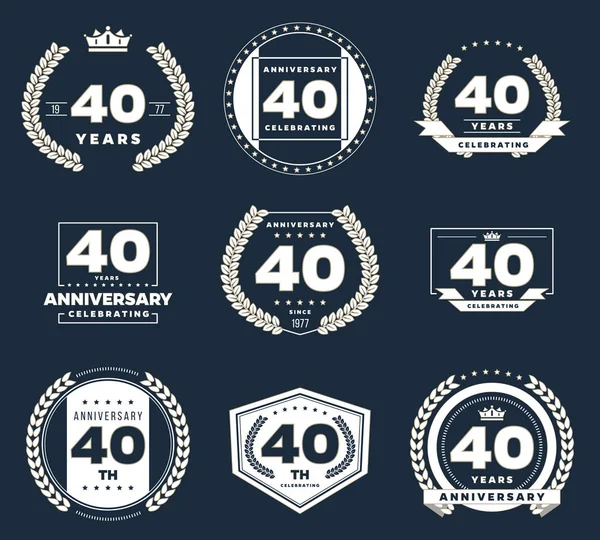 Quarenta anos de logotipos de aniversário e crachás. Coleção de logotipo 40th aniversário . — Vetor de Stock