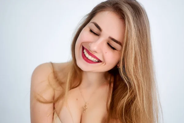 Portrait of a beautiful girl — Stock Photo, Image