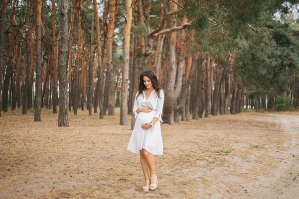 Beautiful Pregnant Girl Park — Stock Photo, Image