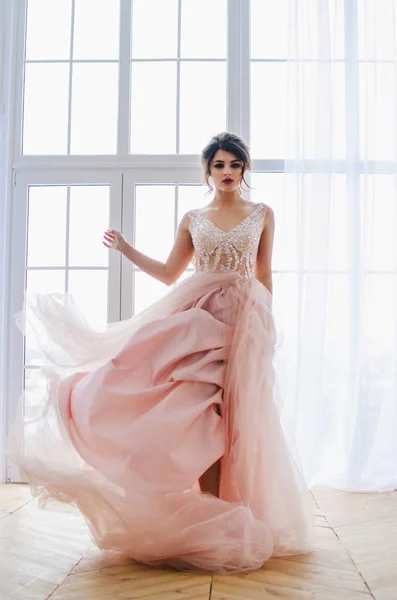 Beautiful Girl Luxurious Pink Dress Standing Window — Stock Photo, Image