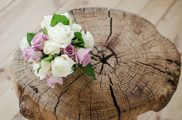 Flores Jarrón Hermosas Rosas Fragantes Comodidad Hogar — Foto de Stock