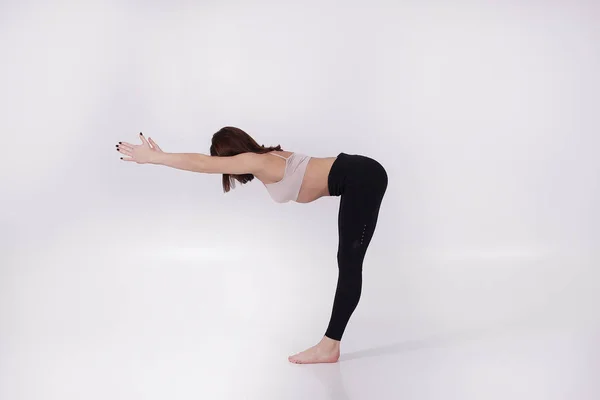 Junges Schönes Mädchen Macht Yoga Übungen — Stockfoto