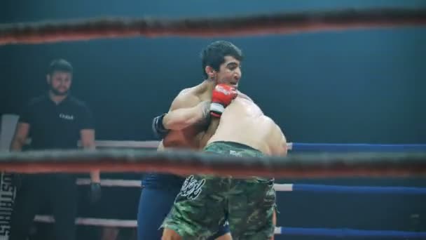 Belgorod, russland - 22. oktober 2016: athleten im ring mixed martial arts turnierserie "industrials - battle in belgorod" — Stockvideo