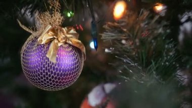 Noel ağacında Noel baloları