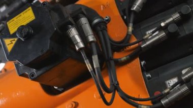 Robot kol kaynak Timelapse Atölyesi'nde metal işlem eritebilir. Ağır sanayi yüksek hassas Modern araçları. Otomatik iş. Teknoloji ve sanayi kavramı. 5 k'dan fazla atış ham