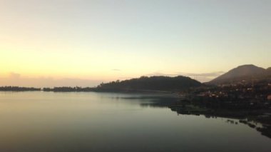 4K İHA Gündoğumu Gölü. Bali Endonezya