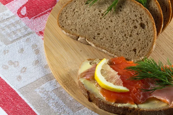 Bread, food, breakfast, dinner, lemon, fish, fennel, sandwich — Stock Photo, Image