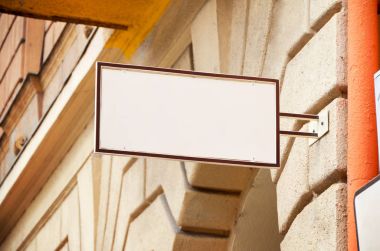 Mağaza işareti mockup şirket logosu eklemek için