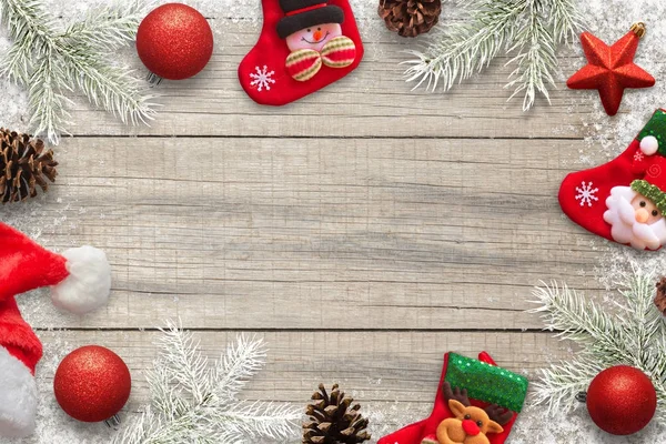 Kerstmis Achtergrond Voor Tekst Kopiëren Kerstversiering Sokken Pinecones Spar Takken — Stockfoto