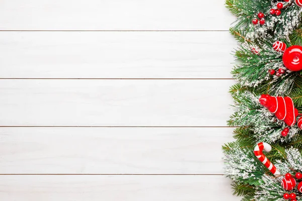 Decorações Árvore Natal Mesa Madeira Branca Fundo Natal Com Espaço — Fotografia de Stock