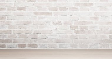 Boş, temiz ahşap masa ve ürün tanıtımı için tuğla duvar