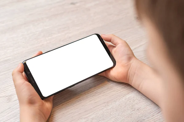 Çocuk Cep Telefonunu Yatay Pozisyonda Tutuyor Oyun Uygulama Video Klip — Stok fotoğraf