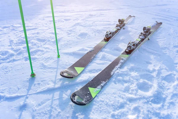 Esquís Bastones Para Carrera Pista Concepto Deporte Esquí Recreativo — Foto de Stock