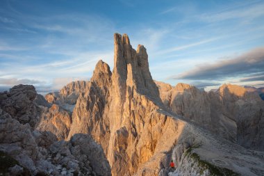 Vajolet towers de Dolomites üzerinden günbatımı