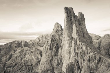 Vajolet towers de Dolomites üzerinden günbatımı