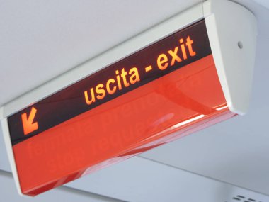 Çıkış lambası gösterge bir otobüs içinde