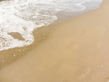 Deniz uzun bir İtalyan Beach shoreline