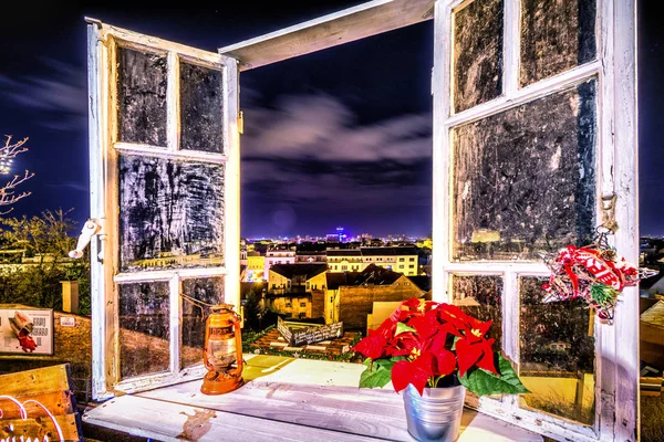 Advent Zagreb penceresini görüntülemek Noel ışıkları