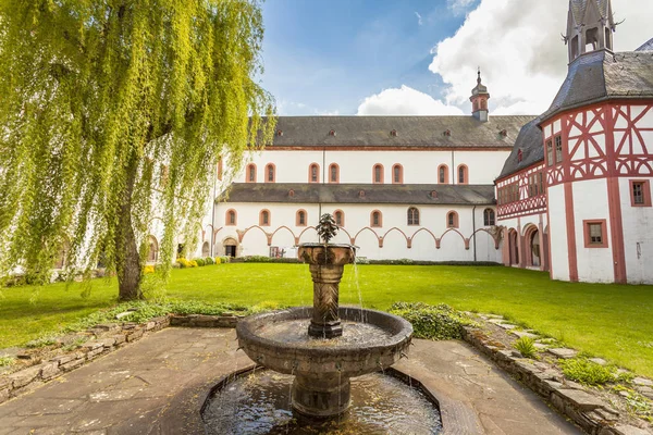 Claustro del monasterio Eberbach Eltville am Rhein Rheingau He —  Fotos de Stock